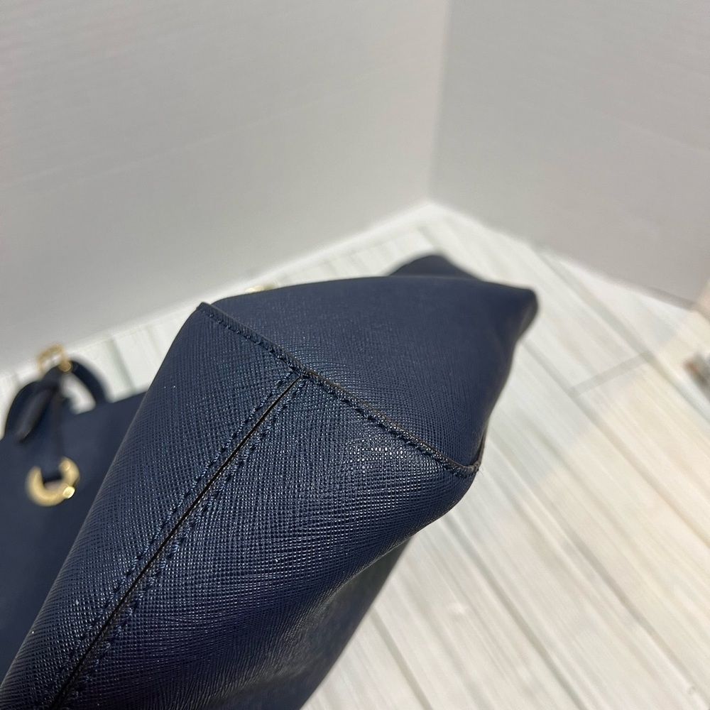 Michael Kors Bag Jet Set Travel Tote                     Color: Navy Blue large - Picture 9 of 9